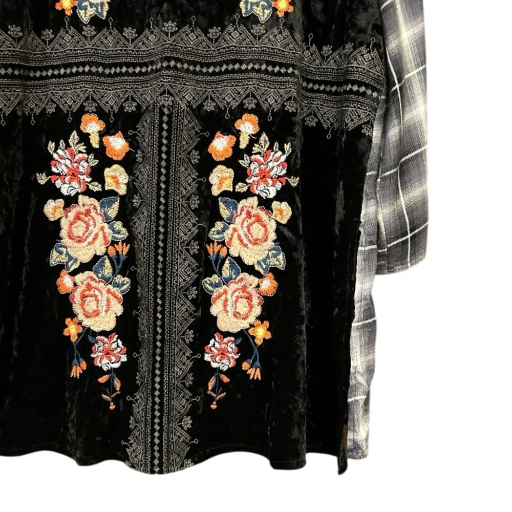 Andree by Unit Plaid Velvet Floral Embroidered 3/4 Sleeve Button Down Top - Picture 8 of 10